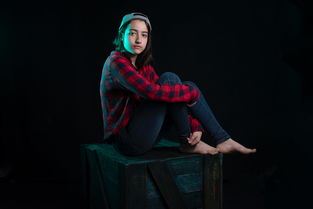 女子举报原副县长婚内出轨事件,多方回应与社会反响 女子举报原副县长婚内出轨事件,多方回应与社会反响